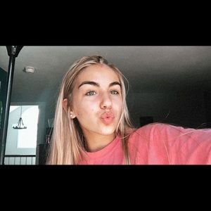 Meet your Posher, Mia